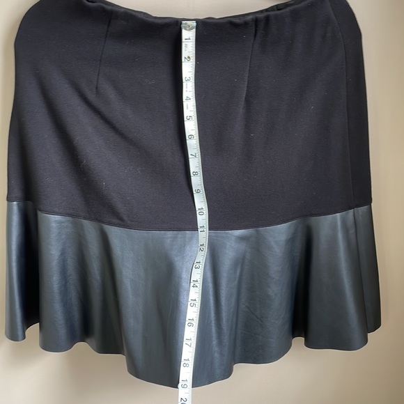 Black cabi skirt - Picture 4 of 5